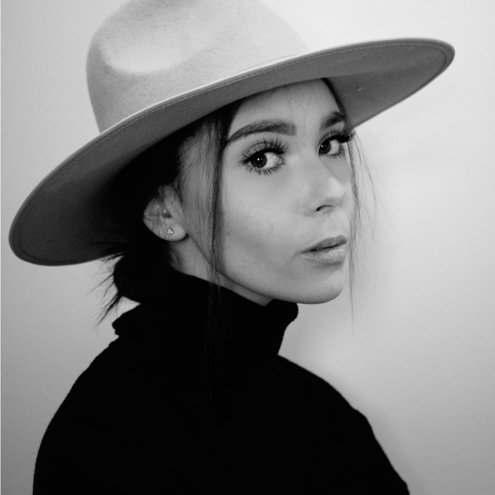 Meet your Posher, Nicole